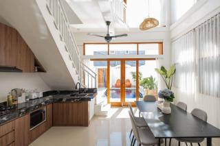 OG Cruz - Central & Stylish Canggu Pool Villa - Sleeps 7 - Canggu - 8