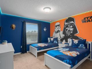 Family Fun Retreat Near Disney with Game Room & Themed Bedrooms - 9