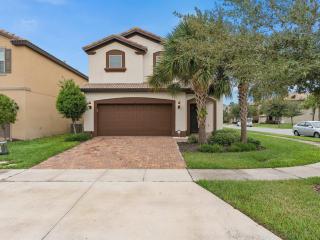 Family Fun Retreat Near Disney with Game Room & Themed Bedrooms - 5