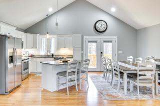 Modern Retreat with Mtn Views in Maggie Valley! - Maggie Valley - 4