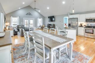 Modern Retreat with Mtn Views in Maggie Valley! - Maggie Valley - 2