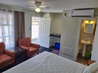 Manor Motel - Southampton - 6