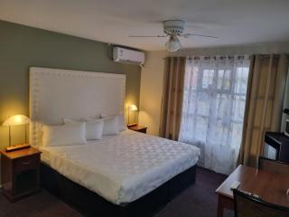 Manor Motel - Southampton - 3