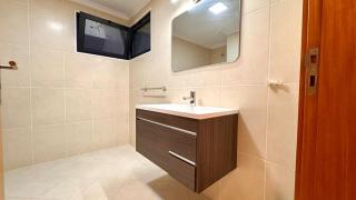 Coastal Comfort at Riverside - 4 Min to Airport! - Santa Cruz - 5