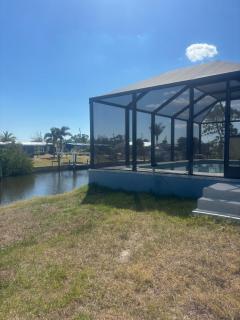 Waterfront escape with a pool - 1