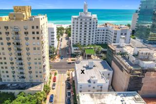 Your sunny stay A getaway in a classic Miami Beach building just one minute to the sand Ideal for groups and couples - 5