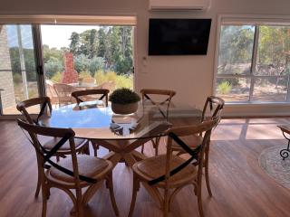 Luxury On Lyons - - 0