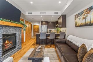 Luxury 1BR King Suite Hot Tub Couple Retreat Central Bridgette Bar - 7