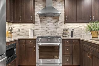 Spring Creek Luxury King One Bedroom at White Spruce Lodge - 2