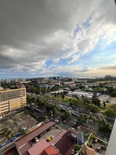 UNISTAY Coast Res R31 w Bal Sunset Vw Worldtrade - Manila - 9