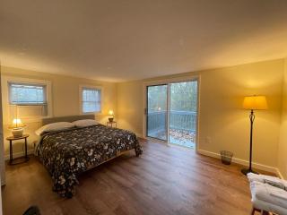 NEW 6-Bedroom Retreat Book Your Summer Getaway - 2