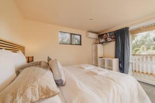 Meteor Suite for 3 - Parking Kitchenette - Lake Tekapo - 0