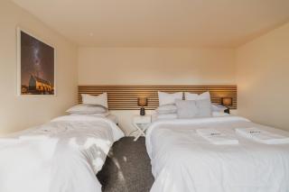 Meteor Suite for 3 - Parking Kitchenette - Lake Tekapo - 2
