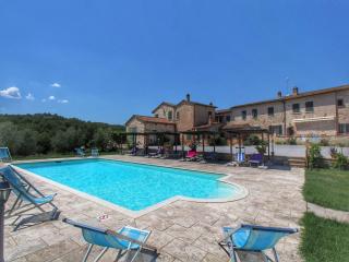 Farmhouse in Tuscany with Pool & Scenic Views - Asciano - 0