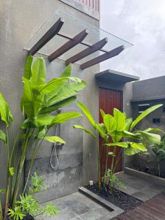 Cozy Luxe 3BR Villa in The Heart of Batu Bolong, Canggu - 6