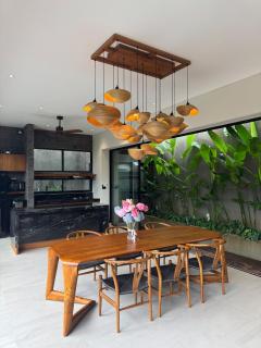 Cozy Luxe 3BR Villa in The Heart of Batu Bolong, Canggu - 3