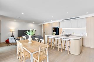 Stunning Ocean Views Broadbeach 3BR2BA Modern Apt - Gold Coast - 2