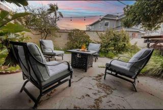 Hilltop Villa Offering Uninterrupted Ocean Vistas - San Diego - 3