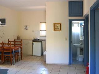 Apartment for 5 persons, swimming pool, near the beach - Adelianos Kampos - 6