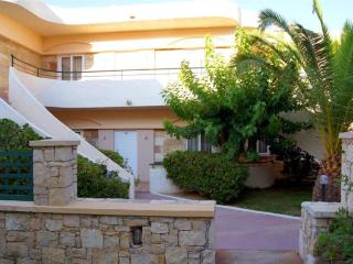 Apartment for 5 persons, swimming pool, near the beach - Adelianos Kampos - 1