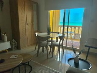 Seaview Sanctuary Studio, Coastal Living Al Hamra - Ras al Khaimah - 4