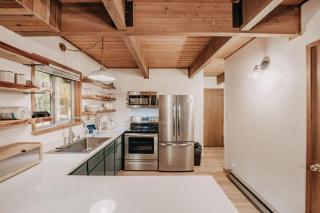 Glacier Springs Cabin 27 - A private 2-story cabin pet-friendly - Deming - 4