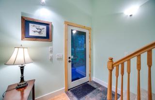 Glacier Springs Cabin 12 - Pet Friendly, WIFI, AC, Sleeps 4 - 9