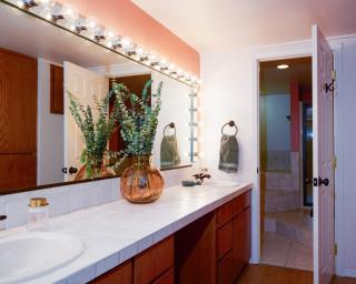 Lakefront near Seattle, Mt Rainier & Ocean Shores - 8