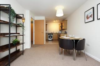 Cozy Kingsize Stay in City Centre! - 1