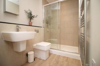 Casa 4 - 2 BR Apartment with Balcony and Parking - Cardiff - 1