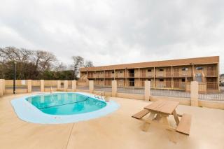 Oyo Hotel San Antonio Lackland AFB Seaworld Hwy 90 W - San Antonio - 8