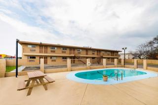 Oyo Hotel San Antonio Lackland AFB Seaworld Hwy 90 W - San Antonio - 0