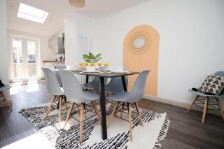 Cohost Partners Charming 3BR Near City Centre Parking - Newport - 9