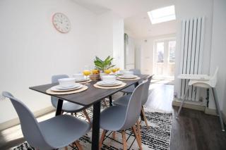 Cohost Partners Charming 3BR Near City Centre Parking - Newport - 7