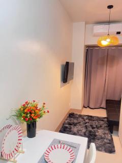 UNISTAY Shore 3 Pool View w Balcony near MOA - Manila - 9
