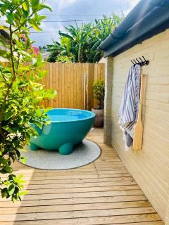 Romantic Haven with Hot Tub in the Heart of Knysna - Knysna - 9