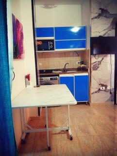 Wavesong Whispers flat where you can enjoy seaview with the best price and enjoy speedy wifi - 2