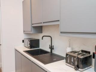The Salisbury sleeps 4 Classic Apartment - 5