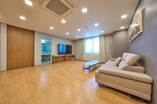 Pampas Hotel Jeju - 8