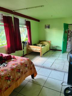 Honotua Lodge - - 5