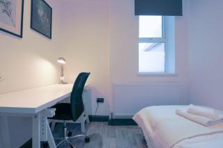 Chic 3-Bed Retreat in Cardiff - Cardiff - 8