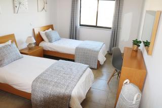 3-Bedroom Apt Sleeps 6 Pool Gym & Jacuzzi - Lagos - 1