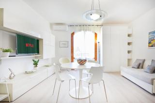 Tokyo Apartment - Comfort moderno a due passi dalle attrazioni del Garda - Peschiera del Garda - 0