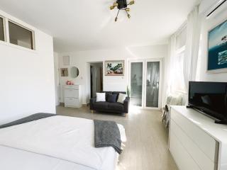 Modern apartment in the heart of Njivice - Njivice - 2