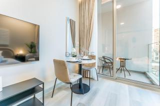 Pool View Studio with Balcony Close to Mall, Concept 7 Residences, Jumeirah Village Circle by Deluxe Holiday Homes - 4