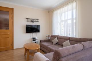 Large 3BR Apartment with Balcony 5 min to Old Town by Tram - Riga - 5