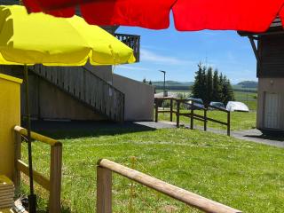 Super Besse chez Sophie 2ch, séjour, wifi, 2tv, rdc, terrasse, parc, piscine, pkg - Besse-et-Saint-Anastaise - 6
