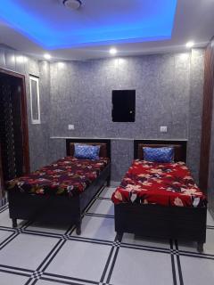 Royal Stone Hotel - Noida - 8