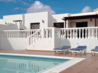 Villas with private pools - Just 7 min walk from beach, bars & dining - Playa Blanca - 2