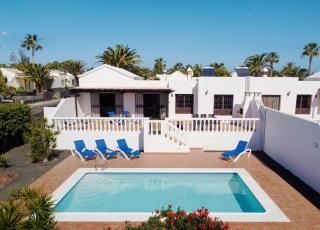 Villas with private pools - Just 7 min walk from beach, bars & dining - Playa Blanca - 7
